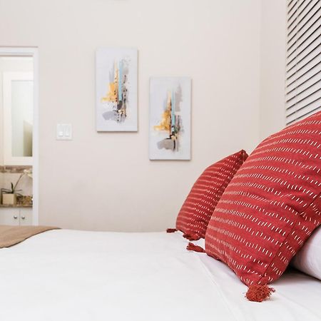 Botanic Bliss Living In Kingston Apartment Exterior foto