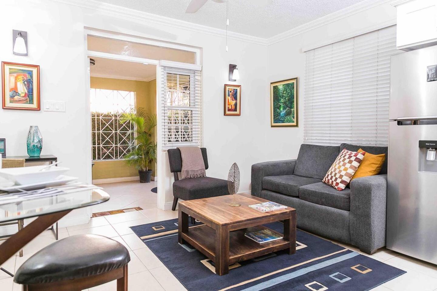 Botanic Bliss Living In Kingston Apartment Exterior foto